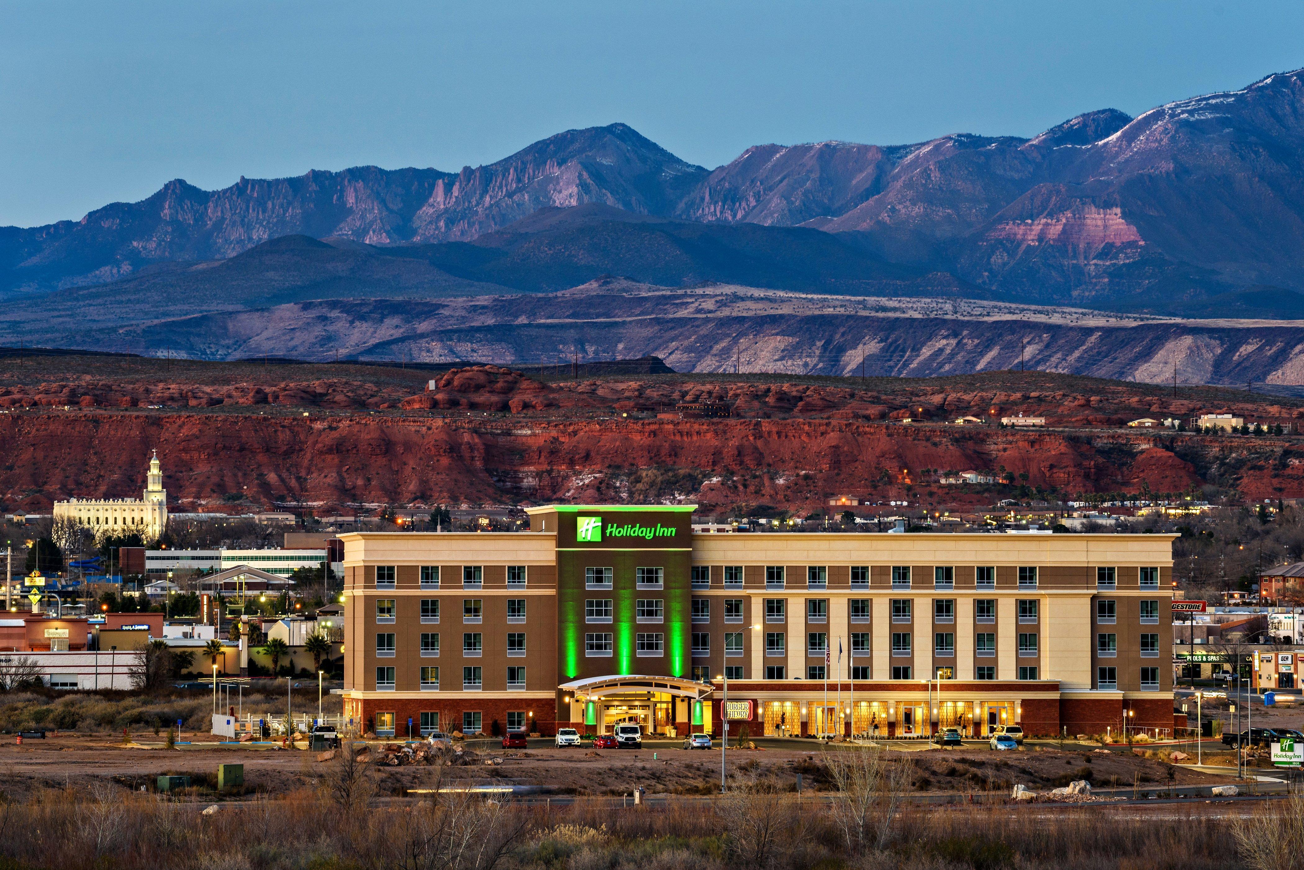 Holiday Inn St. George Convention Center By Ihg Exterior photo