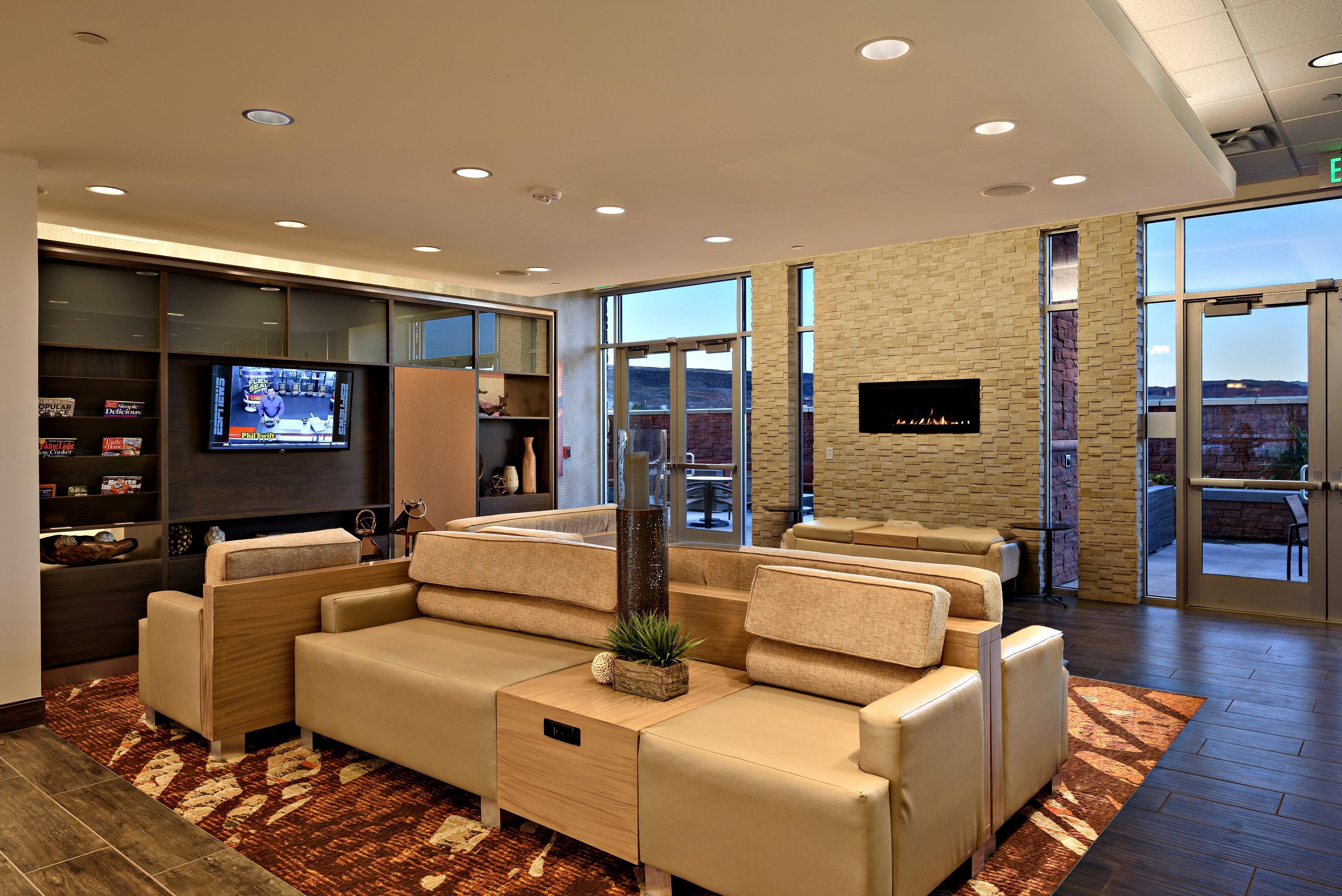 Holiday Inn St. George Convention Center By Ihg Exterior photo